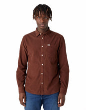 Charger l'image dans la galerie, WRANGLER CHEMISE VELOURS Marron