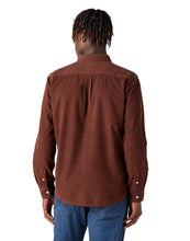 Charger l'image dans la galerie, WRANGLER CHEMISE VELOURS Marron
