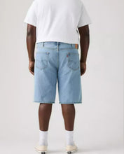 Charger l'image dans la galerie, LEVIS LOOSE SHORT 469 Bleu ciel