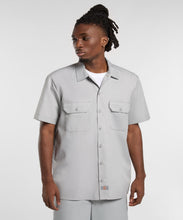 Charger l'image dans la galerie, DICKIES CHEMISE MANCHES COURTES Gris clair
