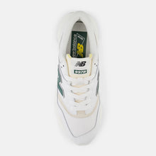 Charger l'image dans la galerie, NEW BALANCE 997 RGA Blanc vert