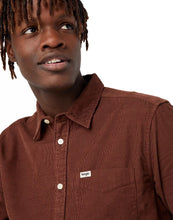 Charger l'image dans la galerie, WRANGLER CHEMISE VELOURS Marron