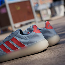 Charger l'image dans la galerie, ADIDAS BARREDA DECODE Bleu ciel