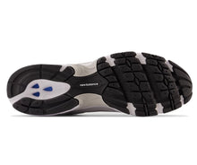 Charger l'image dans la galerie, NEW BALANCE MR530 Gris
