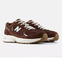 Charger l'image dans la galerie, NEW BALANCE 530 Marron

