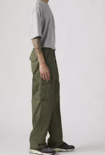Charger l'image dans la galerie, LEVIS CARGO BAGGY Kaki
