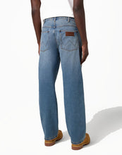 Charger l&#39;image dans la galerie, WRANGLER JEAN&#39;S LOOSE STRAIGHT Bleu délavé
