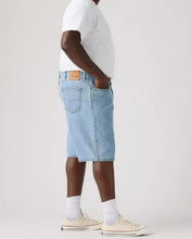 Charger l'image dans la galerie, LEVIS  LOOSE SHORT 469 Bleu ciel

