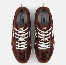 Charger l'image dans la galerie, NEW BALANCE 530 Marron

